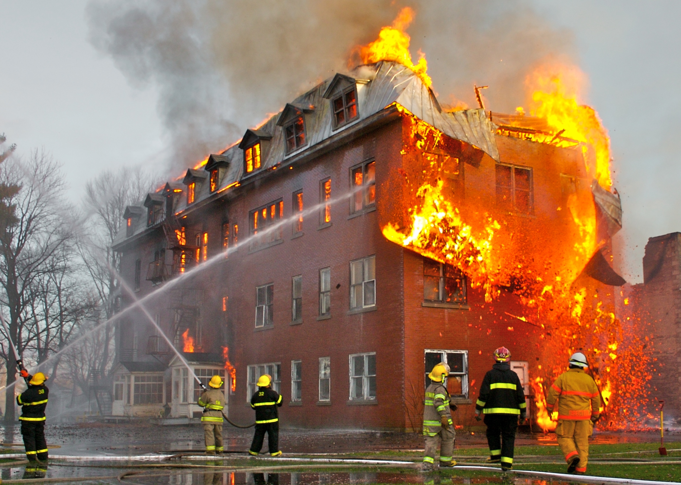 Fire_inside_an_abandoned_convent_in_Massueville,_Quebec,_Canada.jpg